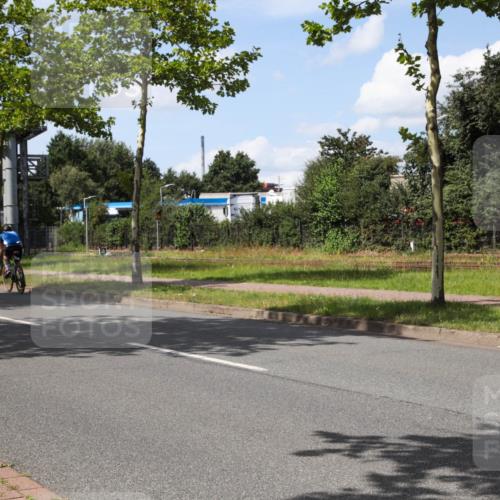 10.08.2025 - GEWOBA Citytriathlon Bremen Yannick Fuchs http://msf.ph/oto/8574670 10.08.2025 14:16:19 Radfahren 2, 23, 24, 31, 38, 48, 57, 62, 63, 65, 121, 144 meine-sportfotos.de