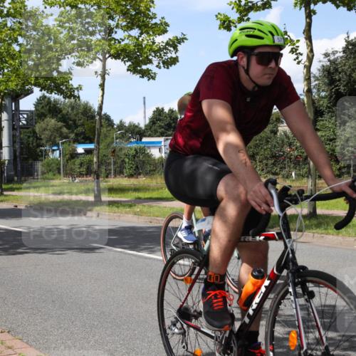 10.08.2025 - GEWOBA Citytriathlon Bremen Yannick Fuchs http://msf.ph/oto/8574700 10.08.2025 14:16:30 Radfahren 31, 38, 48, 57, 63, 64, 121, 144, 152, 173 meine-sportfotos.de