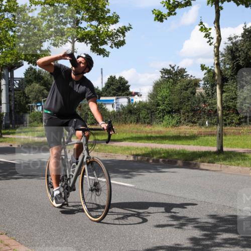 10.08.2025 - GEWOBA Citytriathlon Bremen Yannick Fuchs http://msf.ph/oto/8574705 10.08.2025 14:16:31 Radfahren 31, 38, 48, 57, 63, 64, 121, 144, 152, 173 meine-sportfotos.de