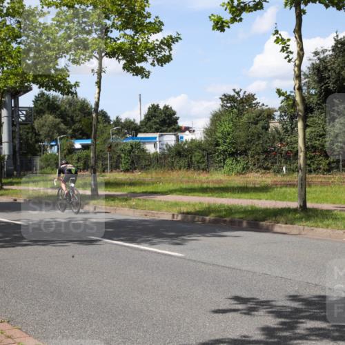 10.08.2025 - GEWOBA Citytriathlon Bremen Yannick Fuchs http://msf.ph/oto/8574725 10.08.2025 14:16:38 Radfahren 31, 41, 57, 64, 121, 144, 152, 173 meine-sportfotos.de