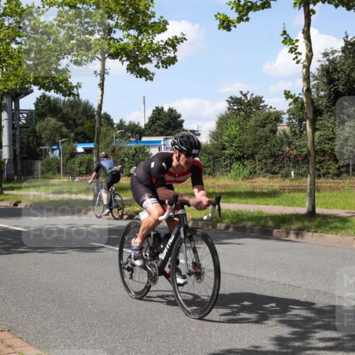 10.08.2025 - GEWOBA Citytriathlon Bremen Yannick Fuchs http://msf.ph/oto/8574787 10.08.2025 14:17:29 Radfahren 4, 127, 136, 304 meine-sportfotos.de