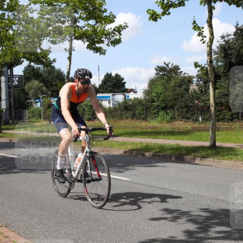 10.08.2025 - GEWOBA Citytriathlon Bremen Yannick Fuchs http://msf.ph/oto/8574790 10.08.2025 14:17:38 Radfahren 4, 127, 304 meine-sportfotos.de