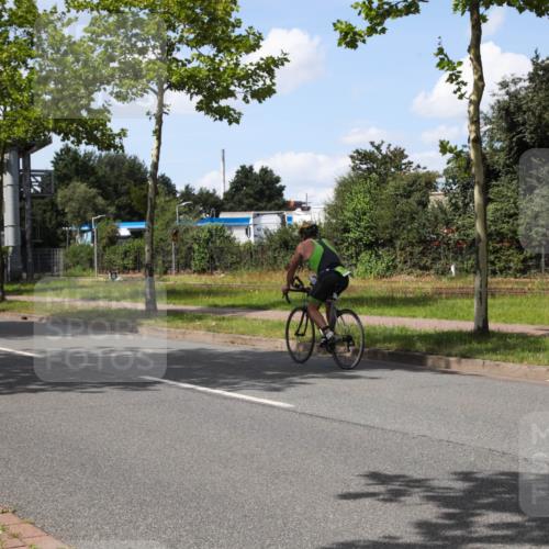 10.08.2025 - GEWOBA Citytriathlon Bremen Yannick Fuchs http://msf.ph/oto/8574800 10.08.2025 14:17:40 Radfahren 4, 127, 304 meine-sportfotos.de