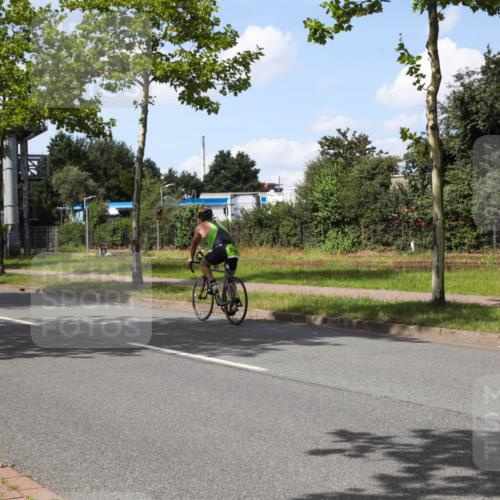 10.08.2025 - GEWOBA Citytriathlon Bremen Yannick Fuchs http://msf.ph/oto/8574801 10.08.2025 14:17:41 Radfahren 4, 127, 304 meine-sportfotos.de