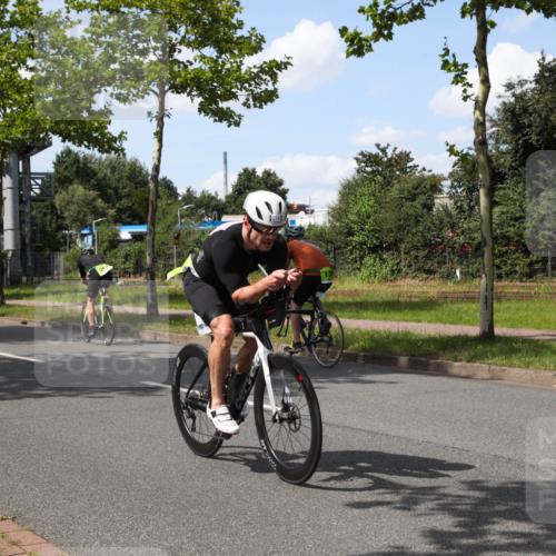 10.08.2025 - GEWOBA Citytriathlon Bremen Yannick Fuchs http://msf.ph/oto/8574846 10.08.2025 14:18:07 Radfahren 51, 91, 214, 240, 263, 295 meine-sportfotos.de