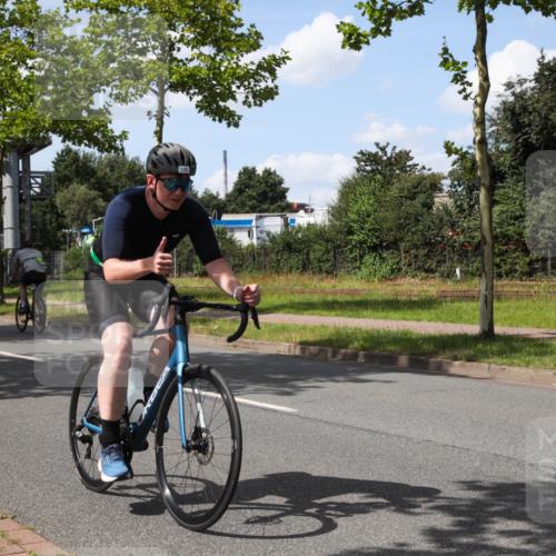 10.08.2025 - GEWOBA Citytriathlon Bremen Yannick Fuchs http://msf.ph/oto/8574863 10.08.2025 14:18:25 Radfahren 47, 75, 94, 100, 131, 147, 255, 295 meine-sportfotos.de