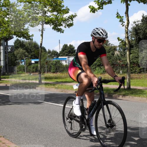 10.08.2025 - GEWOBA Citytriathlon Bremen Yannick Fuchs http://msf.ph/oto/8574888 10.08.2025 14:18:48 Radfahren 30, 50, 81, 106, 116, 131, 261, 264, 314 meine-sportfotos.de
