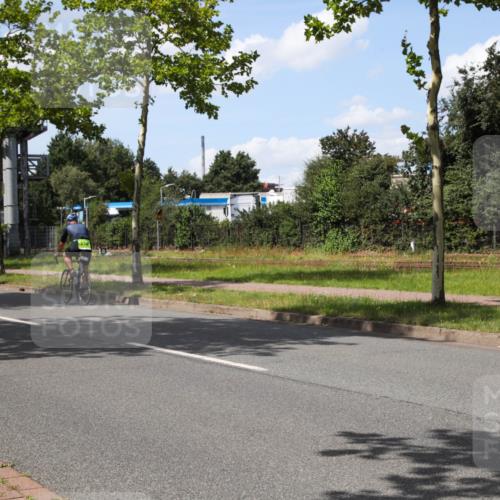 10.08.2025 - GEWOBA Citytriathlon Bremen Yannick Fuchs http://msf.ph/oto/8574917 10.08.2025 14:19:12 Radfahren 101, 124, 126, 139, 162, 201, 227, 239, 254 meine-sportfotos.de