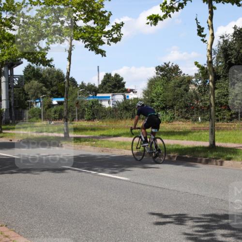 10.08.2025 - GEWOBA Citytriathlon Bremen Yannick Fuchs http://msf.ph/oto/8574927 10.08.2025 14:19:18 Radfahren 124, 126, 162, 201, 227, 239, 254 meine-sportfotos.de