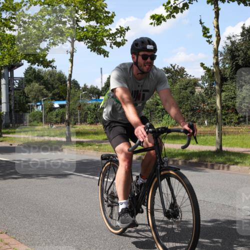 10.08.2025 - GEWOBA Citytriathlon Bremen Yannick Fuchs http://msf.ph/oto/8574931 10.08.2025 14:19:22 Radfahren 124, 126, 162, 201, 227, 239, 254 meine-sportfotos.de