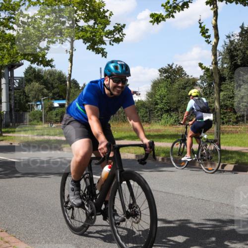 10.08.2025 - GEWOBA Citytriathlon Bremen Yannick Fuchs http://msf.ph/oto/8575027 10.08.2025 14:20:33 Radfahren 11, 28, 29, 35, 67, 69, 80, 216, 229, 274, 281 meine-sportfotos.de