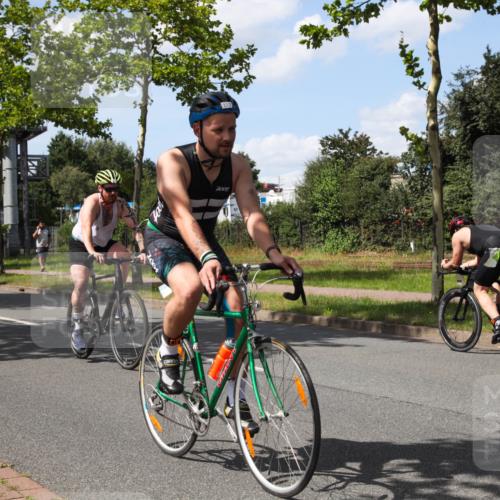 10.08.2025 - GEWOBA Citytriathlon Bremen Yannick Fuchs http://msf.ph/oto/8575055 10.08.2025 14:20:58 Radfahren 19, 56, 61, 73, 110, 142, 145, 157, 191, 266, 272, 312 meine-sportfotos.de