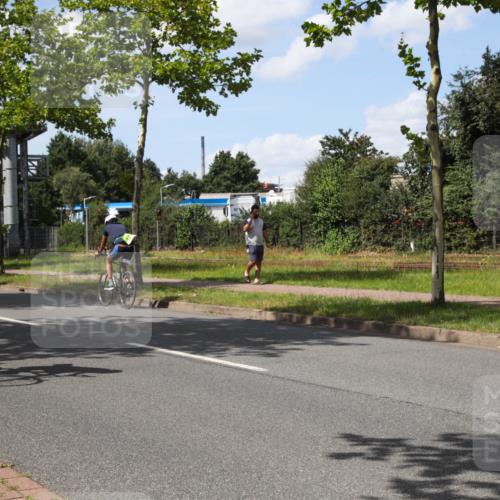 10.08.2025 - GEWOBA Citytriathlon Bremen Yannick Fuchs http://msf.ph/oto/8575073 10.08.2025 14:21:12 Radfahren 6, 19, 191, 266 meine-sportfotos.de