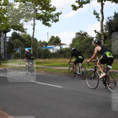 10.08.2025 - GEWOBA Citytriathlon Bremen Yannick Fuchs http://msf.ph/oto/8575111 10.08.2025 14:21:28 Radfahren 9, 140, 177 meine-sportfotos.de