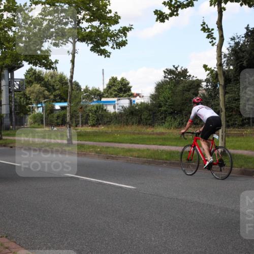 10.08.2025 - GEWOBA Citytriathlon Bremen Yannick Fuchs http://msf.ph/oto/8575115 10.08.2025 14:21:33 Radfahren 9, 140, 177, 334 meine-sportfotos.de