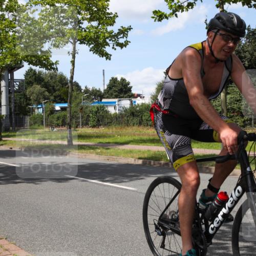 10.08.2025 - GEWOBA Citytriathlon Bremen Yannick Fuchs http://msf.ph/oto/8575156 10.08.2025 14:22:07 Radfahren 109, 215, 224, 253, 258 meine-sportfotos.de