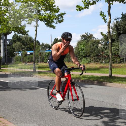 10.08.2025 - GEWOBA Citytriathlon Bremen Yannick Fuchs http://msf.ph/oto/8575160 10.08.2025 14:22:12 Radfahren 109, 186, 215, 224, 253, 258 meine-sportfotos.de