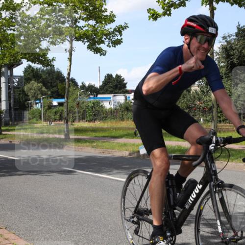 10.08.2025 - GEWOBA Citytriathlon Bremen Yannick Fuchs http://msf.ph/oto/8575245 10.08.2025 14:23:18 Radfahren 99, 154, 163, 200, 209, 213, 222, 225, 249, 251, 317, 423, 431, 478, 480 meine-sportfotos.de