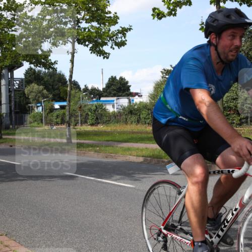 10.08.2025 - GEWOBA Citytriathlon Bremen Yannick Fuchs http://msf.ph/oto/8575269 10.08.2025 14:23:25 Radfahren 99, 154, 200, 209, 213, 222, 225, 250, 251, 317, 423, 478, 480 meine-sportfotos.de