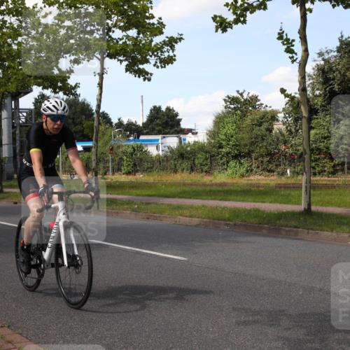 10.08.2025 - GEWOBA Citytriathlon Bremen Yannick Fuchs http://msf.ph/oto/8575271 10.08.2025 14:23:27 Radfahren 99, 154, 200, 205, 209, 213, 222, 225, 250, 251, 317, 478 meine-sportfotos.de