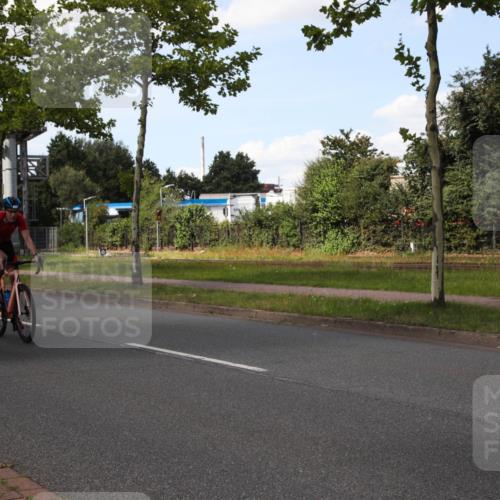 10.08.2025 - GEWOBA Citytriathlon Bremen Yannick Fuchs http://msf.ph/oto/8575274 10.08.2025 14:23:30 Radfahren 99, 154, 200, 205, 225, 234, 250, 251, 317, 478 meine-sportfotos.de