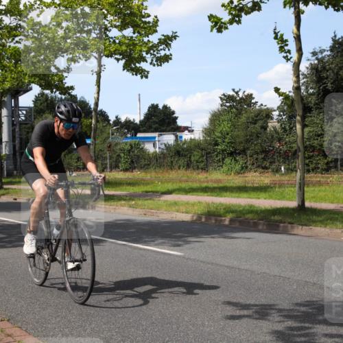 10.08.2025 - GEWOBA Citytriathlon Bremen Yannick Fuchs http://msf.ph/oto/8575279 10.08.2025 14:23:39 Radfahren 99, 128, 158, 205, 234, 250, 251, 317 meine-sportfotos.de