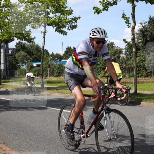 10.08.2025 - GEWOBA Citytriathlon Bremen Yannick Fuchs http://msf.ph/oto/8575366 10.08.2025 14:25:03 Radfahren 22, 166, 202, 235, 269, 346, 432 meine-sportfotos.de