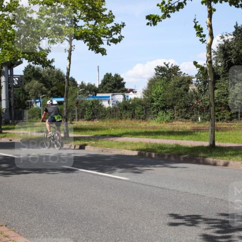 10.08.2025 - GEWOBA Citytriathlon Bremen Yannick Fuchs http://msf.ph/oto/8575497 10.08.2025 14:26:15 Radfahren 220, 231, 273, 278, 325, 331, 360 meine-sportfotos.de
