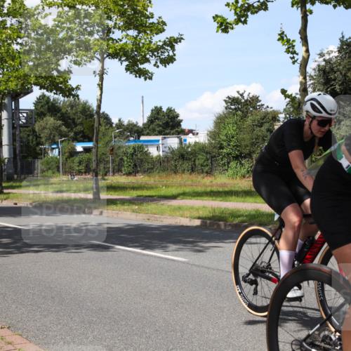 10.08.2025 - GEWOBA Citytriathlon Bremen Yannick Fuchs http://msf.ph/oto/8575577 10.08.2025 14:26:44 Radfahren 349, 358, 372, 408, 422, 445, 453, 484, 497, 532 meine-sportfotos.de