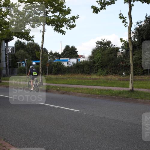 10.08.2025 - GEWOBA Citytriathlon Bremen Yannick Fuchs http://msf.ph/oto/8575613 10.08.2025 14:27:31 Radfahren 120, 156, 286, 320, 363, 441 meine-sportfotos.de