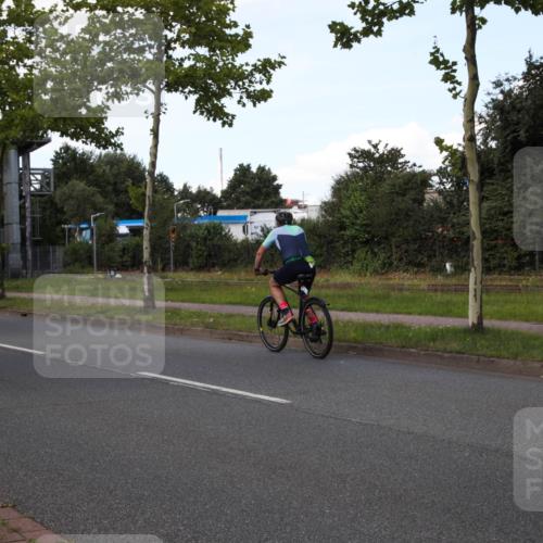 10.08.2025 - GEWOBA Citytriathlon Bremen Yannick Fuchs http://msf.ph/oto/8575622 10.08.2025 14:27:34 Radfahren 120, 156, 320, 363 meine-sportfotos.de