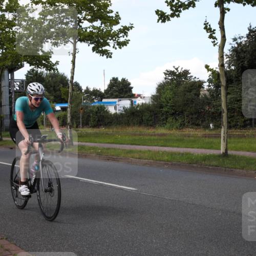 10.08.2025 - GEWOBA Citytriathlon Bremen Yannick Fuchs http://msf.ph/oto/8575635 10.08.2025 14:27:40 Radfahren 156, 194, 320, 322, 363 meine-sportfotos.de