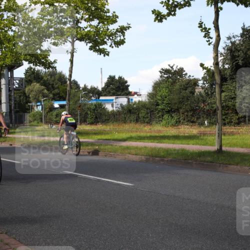 10.08.2025 - GEWOBA Citytriathlon Bremen Yannick Fuchs http://msf.ph/oto/8575663 10.08.2025 14:27:51 Radfahren 156, 159, 194, 293, 322, 363 meine-sportfotos.de