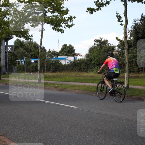 10.08.2025 - GEWOBA Citytriathlon Bremen Yannick Fuchs http://msf.ph/oto/8575691 10.08.2025 14:28:06 Radfahren 70, 159, 293, 382 meine-sportfotos.de