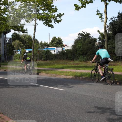 10.08.2025 - GEWOBA Citytriathlon Bremen Yannick Fuchs http://msf.ph/oto/8575701 10.08.2025 14:28:21 Radfahren 367, 382, 401, 448 meine-sportfotos.de