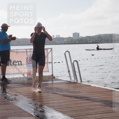 17.08.2025 - KN Förde Triathlon 2025 KatJ http://msf.ph/oto/8576000 17.08.2025 09:10:28 Schwimmen 105, 114, 253, 105, 109, 114, 119, 253 meine-sportfotos.de