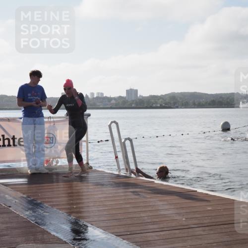17.08.2025 - KN Förde Triathlon 2025 KatJ http://msf.ph/oto/8576265 17.08.2025 09:12:41 Schwimmen 136, 142, 136, 142 meine-sportfotos.de