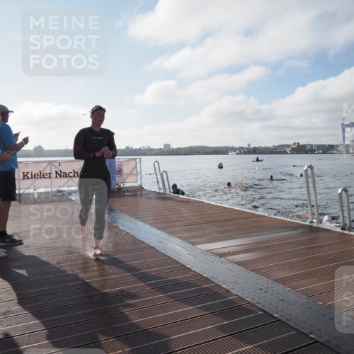 17.08.2025 - KN Förde Triathlon 2025 KatJ http://msf.ph/oto/8576349 17.08.2025 09:13:05 Schwimmen 122, 126, 130, 126 meine-sportfotos.de