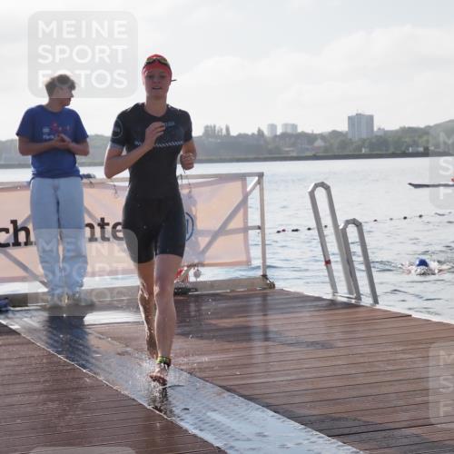 17.08.2025 - KN Förde Triathlon 2025 KatJ http://msf.ph/oto/8576600 17.08.2025 09:14:31 Schwimmen 140, 140 meine-sportfotos.de