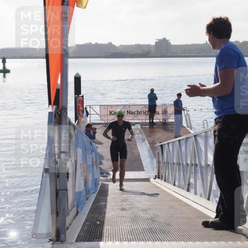17.08.2025 - KN Förde Triathlon 2025 MichiJ http://msf.ph/oto/8576667 17.08.2025 09:11:13 Schwimmen 117, 116, 117, 125, 157 meine-sportfotos.de