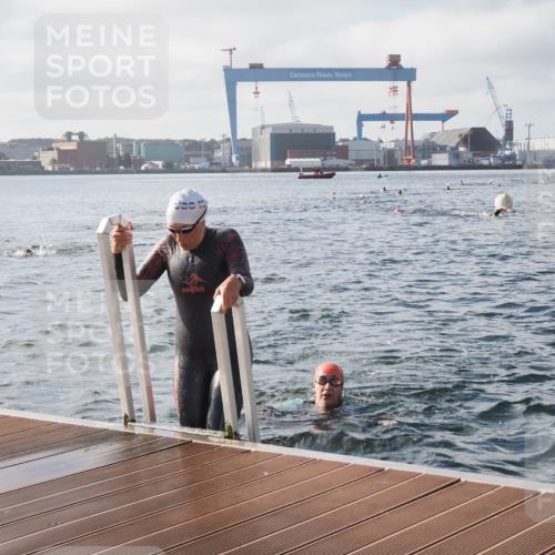 17.08.2025 - KN Förde Triathlon 2025 KatJ http://msf.ph/oto/8576840 17.08.2025 09:15:19 Schwimmen 141, 143, 149, 143, 145, 149 meine-sportfotos.de