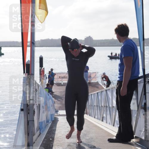 17.08.2025 - KN Förde Triathlon 2025 MichiJ http://msf.ph/oto/8577060 17.08.2025 09:13:12 Schwimmen 126, 122, 126, 130 meine-sportfotos.de