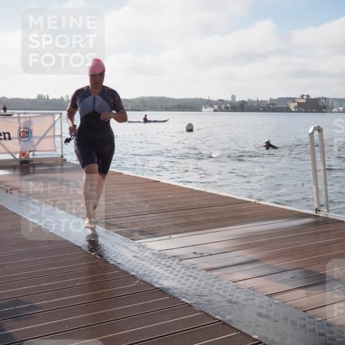 17.08.2025 - KN Förde Triathlon 2025 KatJ http://msf.ph/oto/8577132 17.08.2025 09:16:14 Schwimmen 156, 164, 137, 156, 162, 164 meine-sportfotos.de