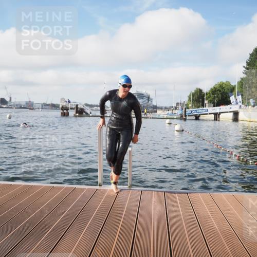 17.08.2025 - KN Förde Triathlon 2025 KatJ http://msf.ph/oto/8577639 17.08.2025 09:17:30 Schwimmen 177, 181, 177, 181 meine-sportfotos.de