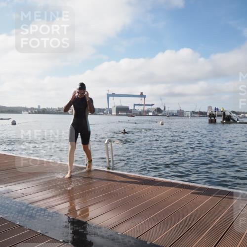 17.08.2025 - KN Förde Triathlon 2025 KatJ http://msf.ph/oto/8577984 17.08.2025 09:18:08 Schwimmen 175, 189, 254, 175, 182, 189, 254 meine-sportfotos.de