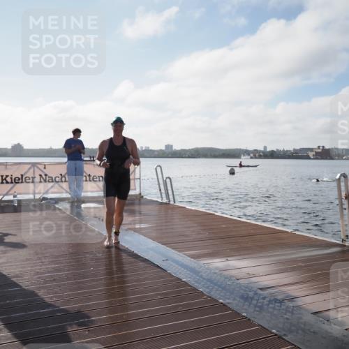 17.08.2025 - KN Förde Triathlon 2025 KatJ http://msf.ph/oto/8578063 17.08.2025 09:18:21 Schwimmen 174, 185, 192, 174, 185, 254 meine-sportfotos.de