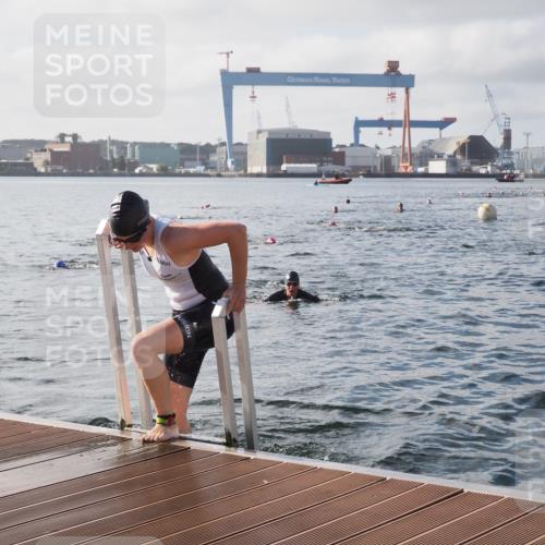 17.08.2025 - KN Förde Triathlon 2025 KatJ http://msf.ph/oto/8578253 17.08.2025 09:18:48 Schwimmen 153, 153, 250 meine-sportfotos.de