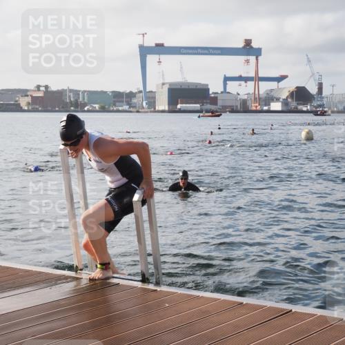 17.08.2025 - KN Förde Triathlon 2025 KatJ http://msf.ph/oto/8578257 17.08.2025 09:18:48 Schwimmen 153, 153, 250 meine-sportfotos.de