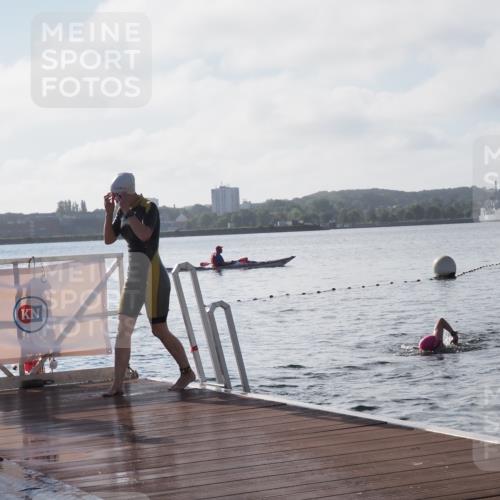 17.08.2025 - KN Förde Triathlon 2025 KatJ http://msf.ph/oto/8578704 17.08.2025 09:19:41 Schwimmen 163, 190, 163, 186, 187, 190 meine-sportfotos.de