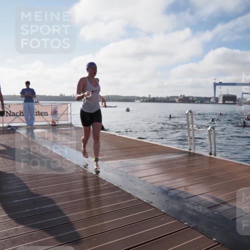 17.08.2025 - KN Förde Triathlon 2025 KatJ http://msf.ph/oto/8579066 17.08.2025 09:20:15 Schwimmen 179, 196, 179, 196 meine-sportfotos.de